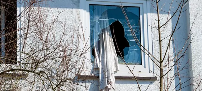 Storm Window Installation Contractors in Lauderhill, FL
